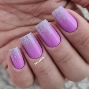 Foto 2 - Mão com cutilagem e esmaltação perfeita