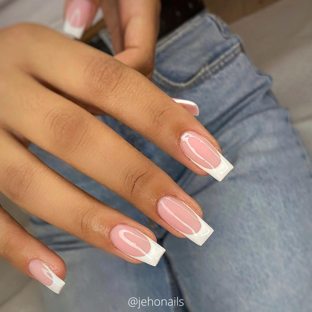 White nails with francesinha 2