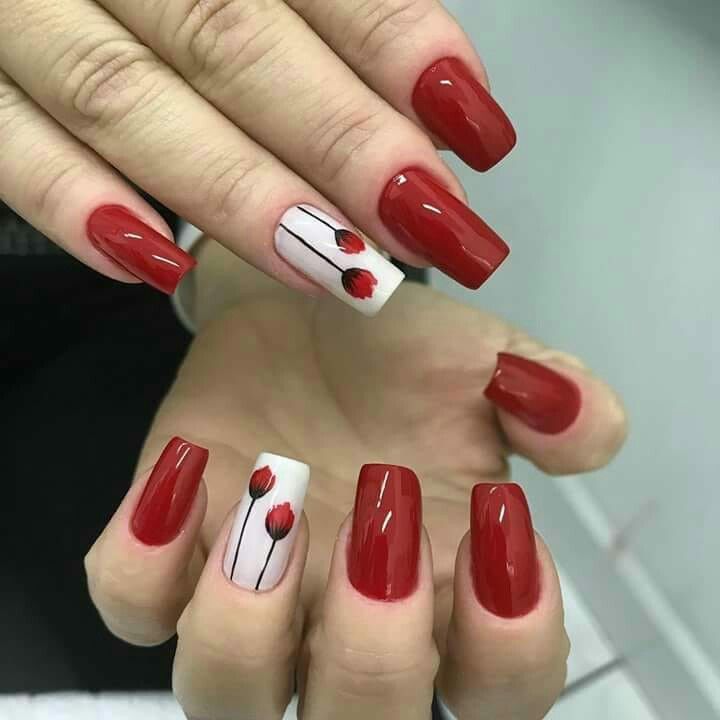 Unhas vermelho com branco