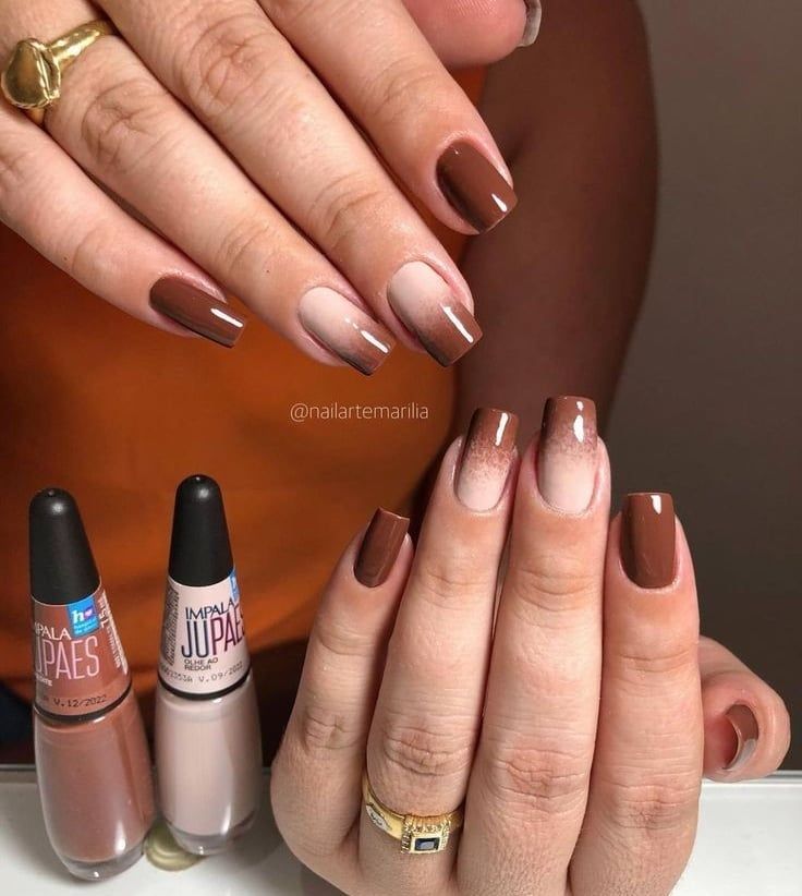 Unhas nude com marrom em degradê