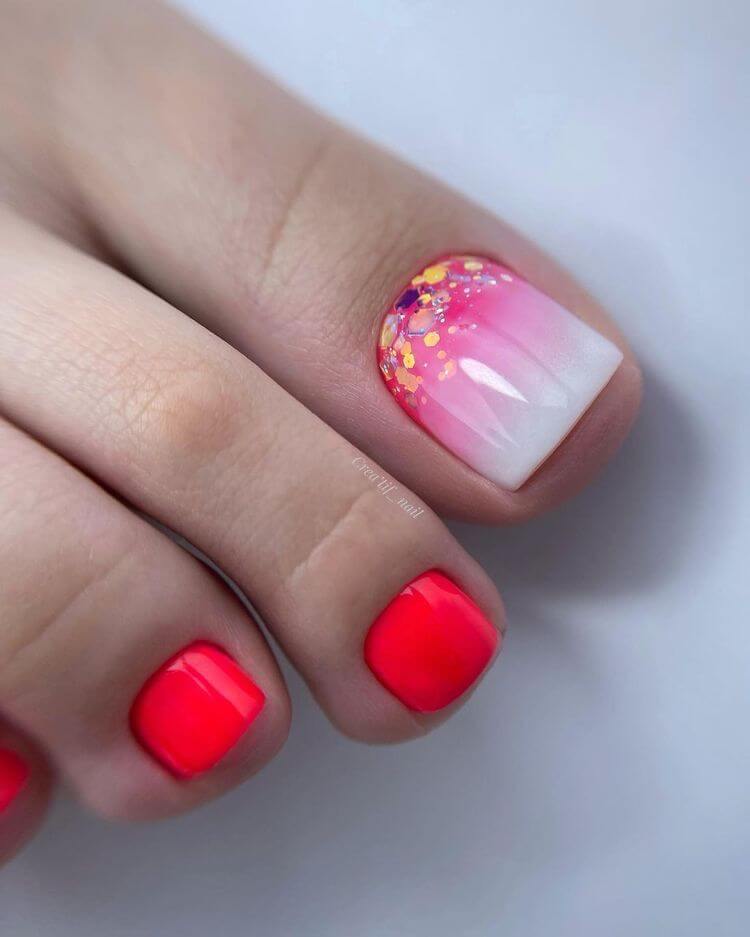 Pés decorados com esmalte degradê 